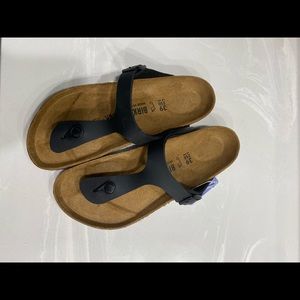 NWT Birkenstock Gizeh Sandals 39